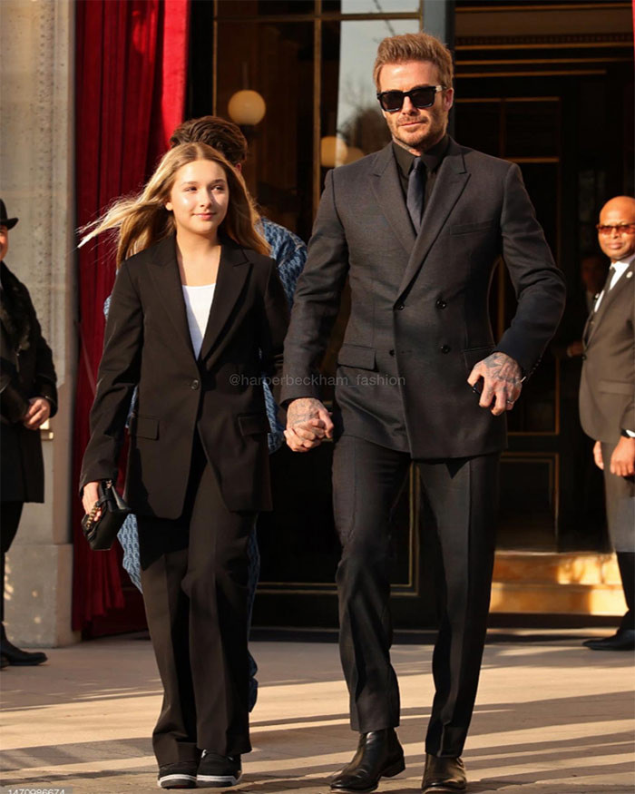  Con gái Beck-Vic luôn trở thành tâm điểm mỗi khi xuât hiện cùng bố mẹ trong các sự kiện.