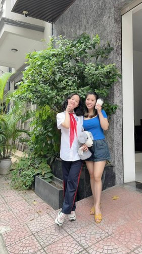 Hai năm qua, con gái đầu của vợ chồng Hồng Đăng cao lớn trông thấy nhưng tính cách vẫn hồn nhiên.