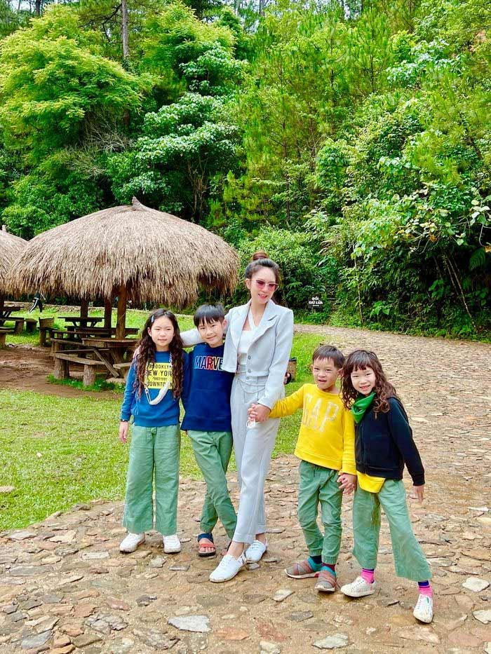 Thế nên mặc dù sinh ra trong gia đình giàu có nhưng các con của Lý Hải - Minh Hà lại ăn vận giản dị.