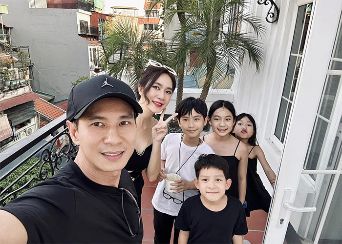 Bat ngo cuoc song gian di cua 4 con nha Ly Hai - Minh Ha