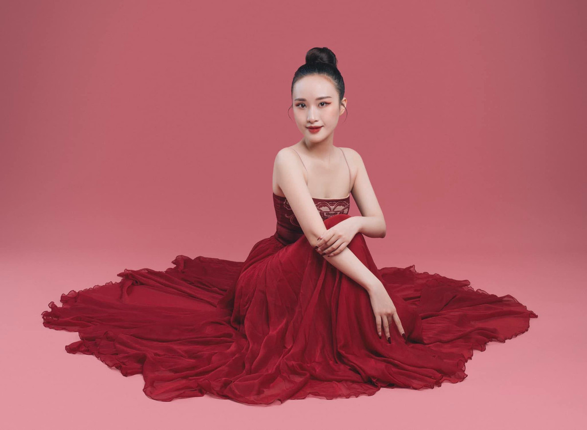 Ngoài đời, ái nữ nhà diễn viên Tùng Dương là cô gái xinh đẹp, cá tính và đa tài.