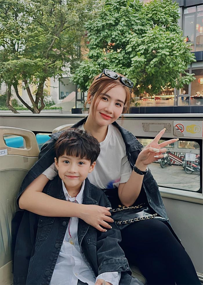 Huyền Lizzie đã ly hôn 4 năm. Kể từ khi chia tay chồng, nữ diễn viên rất kín tiếng trong chuyện đời tư.