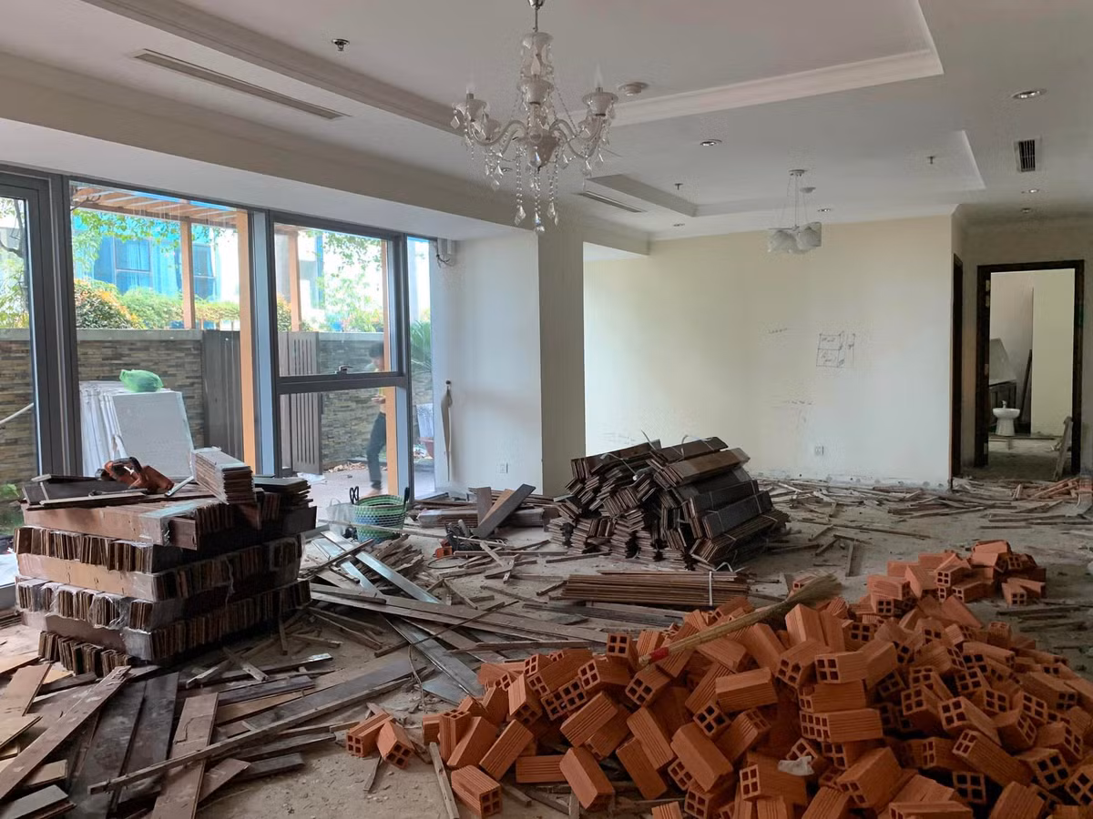 Nam ca sĩ chịu "chi" để trùng tu lại căn hộ đắt đỏ.