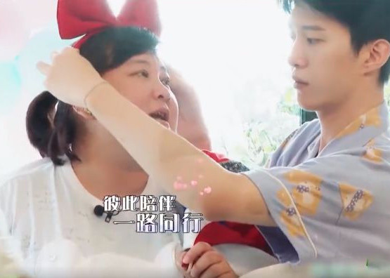 Một nguồn tin cho rằng, họ có chứng cứ nữ diễn viên Giả Linh sinh con cho đàn em Phạm Thừa Thừa.