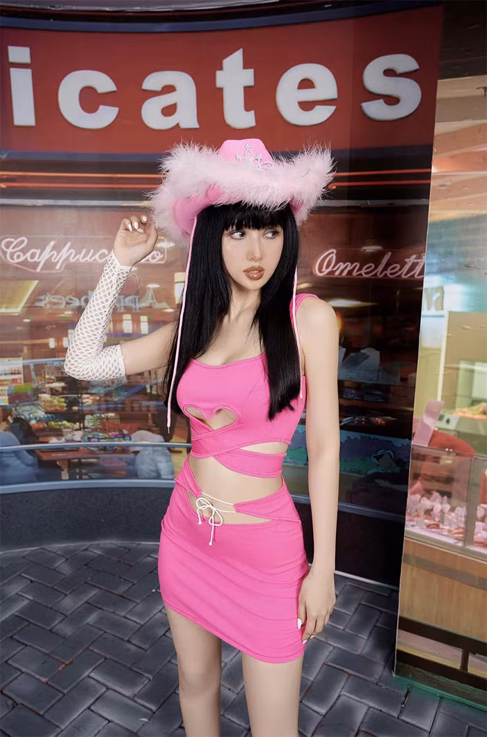 Mặc dù không còn hoạt động showbiz nhưng Tâm Tít vẫn chăm chút ngoại hình.