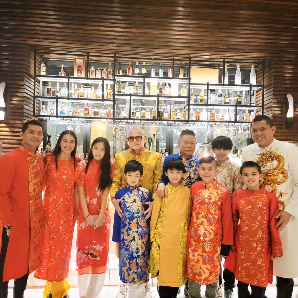 Sau chia tay Ngọc Trinh, Hoàng Kiều từng gây chú ý khi đăng tin tuyển người chăm sóc cho ông trọn đời. Hiện tại, nam doanh nhân giữ kín chuyện tình cảm và chọn cuộc sống bình yên bên con cháu.