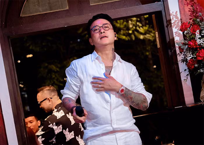 Nam ca sĩ cũng được bổ nhiệm làm Phó chủ tịch Hội Nghệ sĩ trẻ Hà Nội. (Ảnh: FBNV)