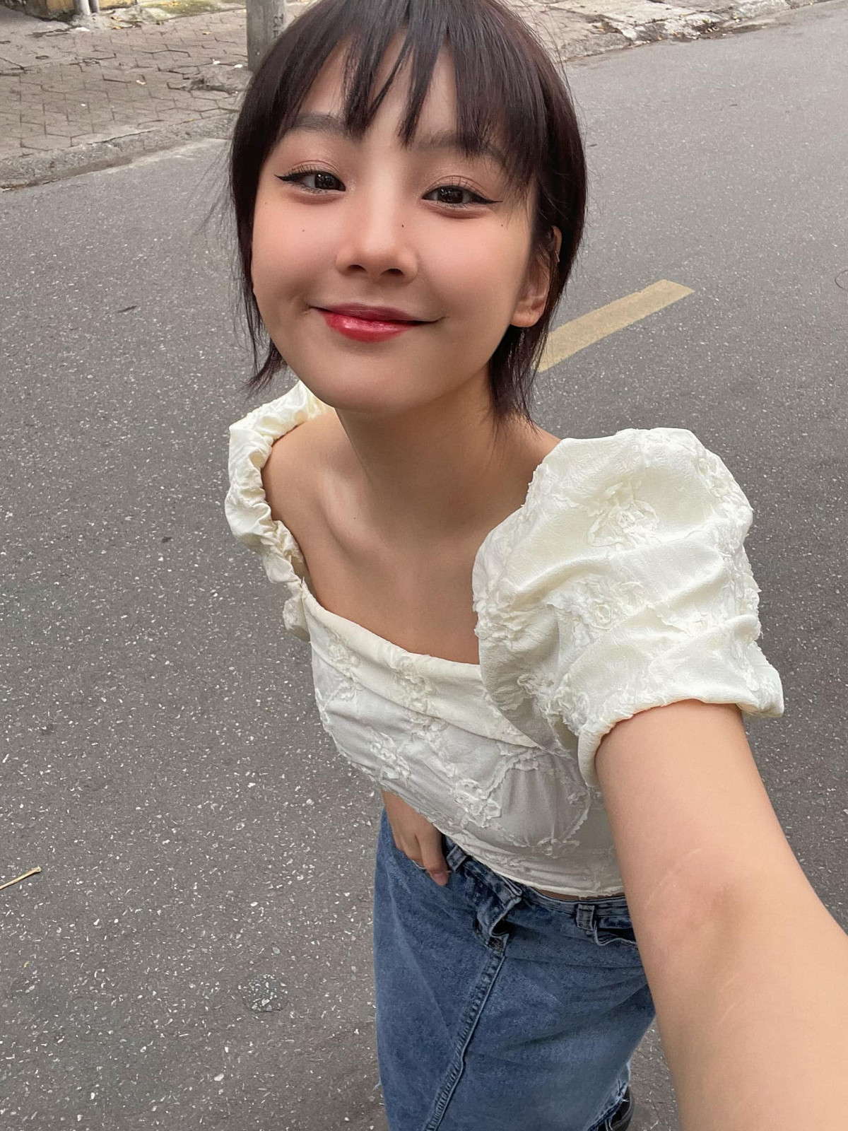 Trước khi được biết đến với vai trò diễn viên, Thu Hà Ceri là một người mẫu ảnh.