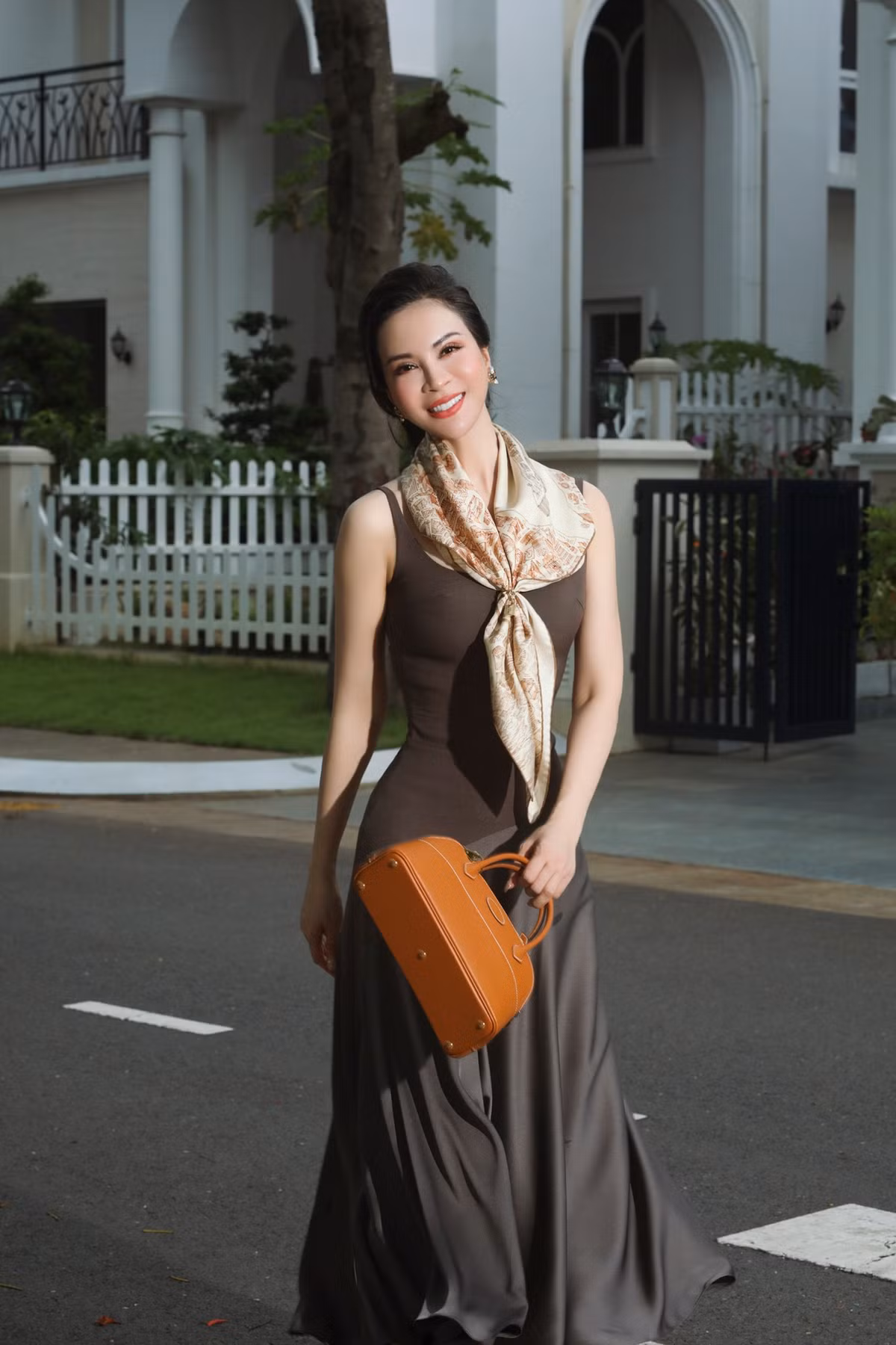 Chia sẻ bí kíp giữ gìn vóc dáng thon gọn mà vẫn quyến rũ, nữ diễn viên phim “Cô thủ môn tội nghiệp” tiết lộ đang áp dụng chế độ giảm cân bằng phương pháp nhịn ăn gián đoạn 16/8.