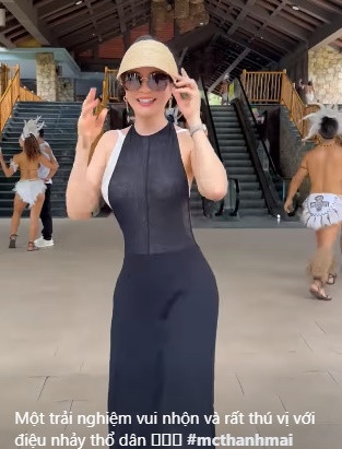 Sinh năm 1973, MC Thanh Mai được mệnh danh là "mỹ nhân không tuổi" khi sở hữu nhan sắc vượt thời gian.