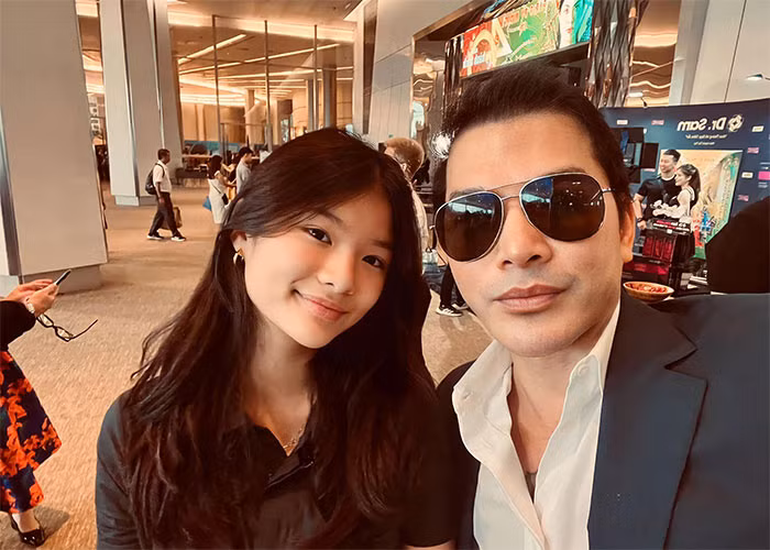 Khuôn mặt cá tính của Bảo Tiên lại giống hệt bố.