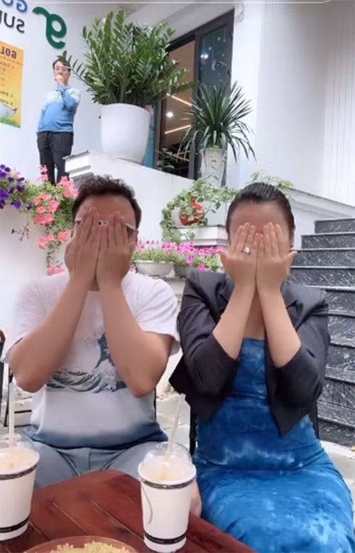 Trên trang TikTok cá nhân mới đây, nữ diễn viên sinh năm 1989 cũng vui vẻ quay clip với chồng.