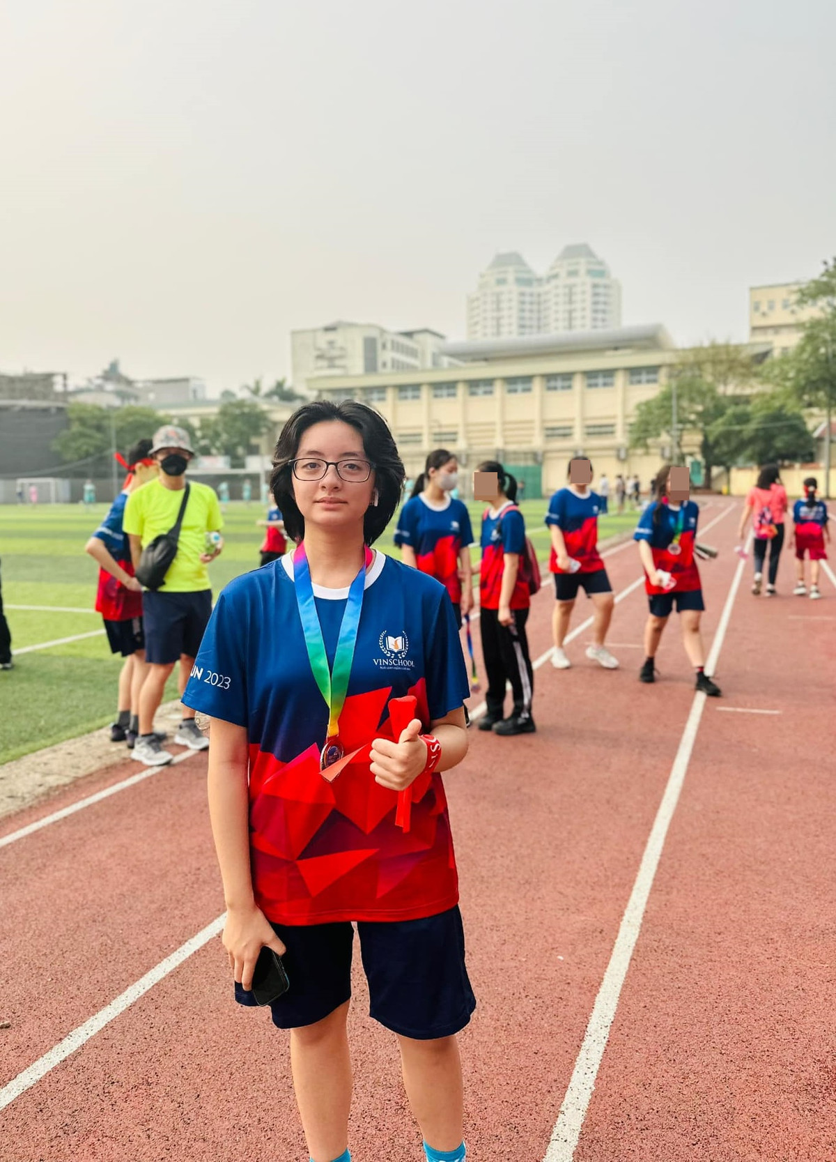Thanh Tuyền có thành tích học tập tốt khiến mẹ tự hào. Cựu người mẫu từng bày tỏ: "Nàng tự đặt mục tiêu là học sinh giỏi 12 năm liền".