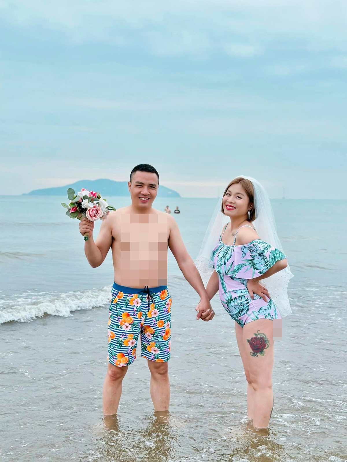 Vợ chồng nữ MC thực hiện nhiều shoot hình hài hước nhưng cũng không kém phần lãng mạn.