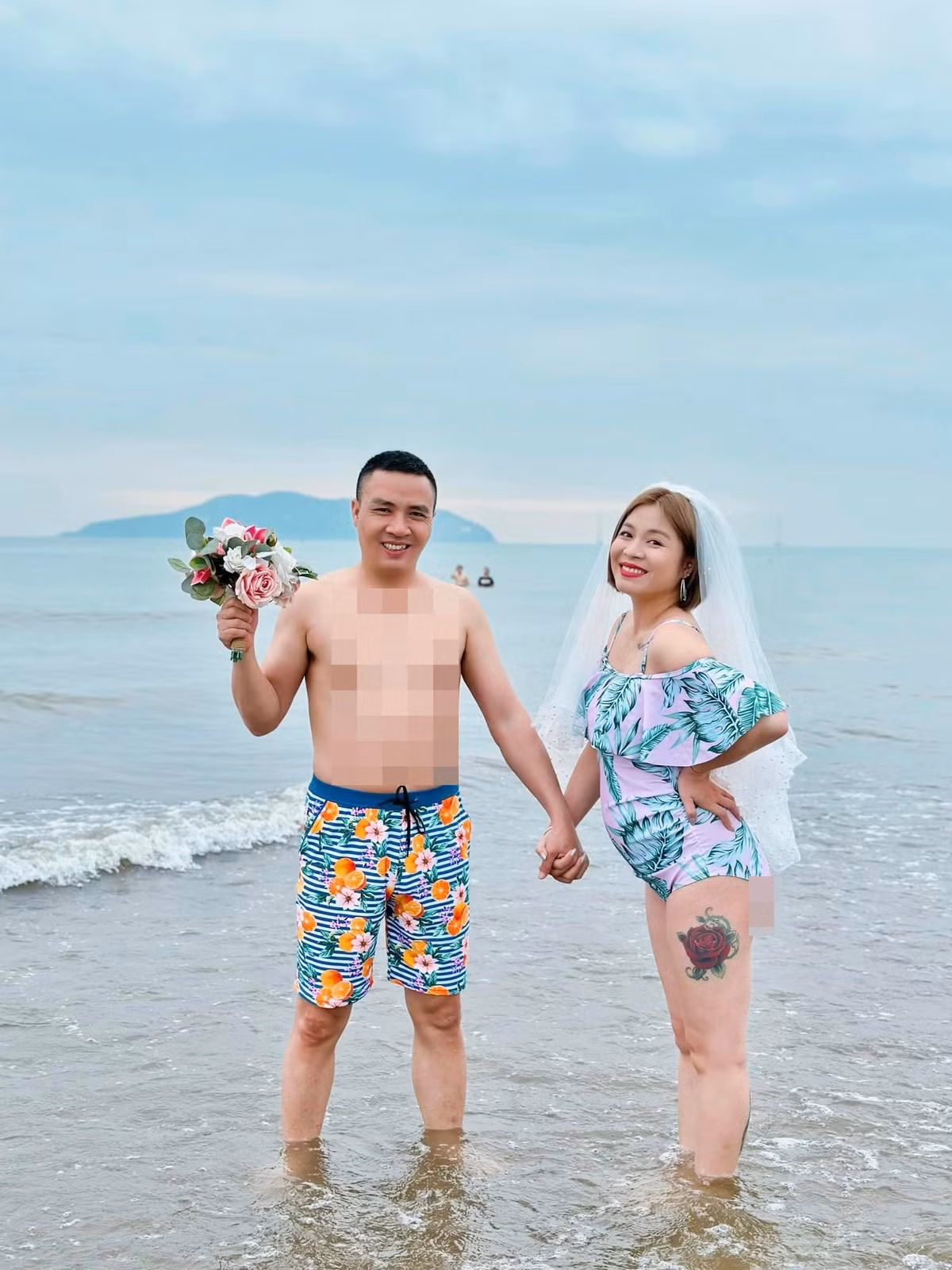 Vợ chồng nữ MC thực hiện nhiều shoot hình hài hước nhưng cũng không kém phần lãng mạn.