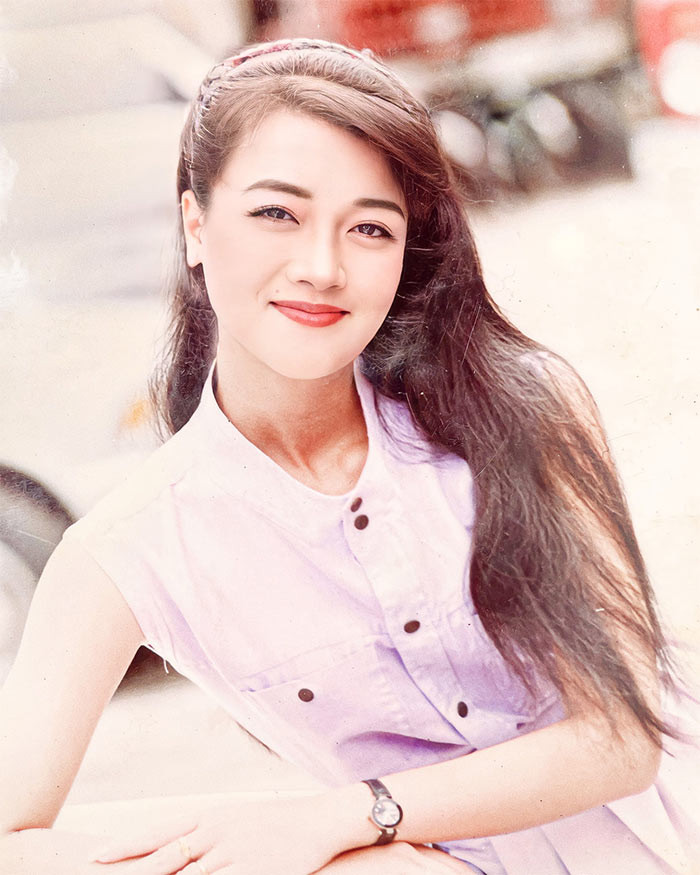 Sinh ra trong gia đình có truyền thống nghệ thuật nên từ nhỏ Vân Dung đã đam mê diễn xuất và mong ước trở thành diễn viên.