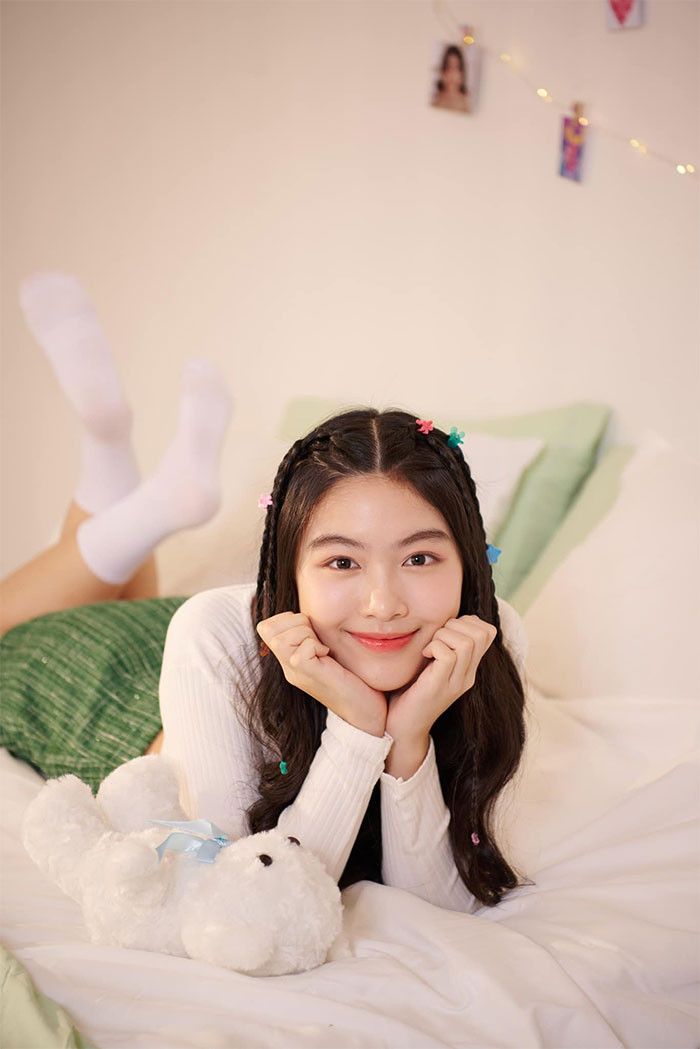 Vẻ đẹp của Lọ Lem là sự hòa quyện các nét đẹp của cả bố và mẹ.