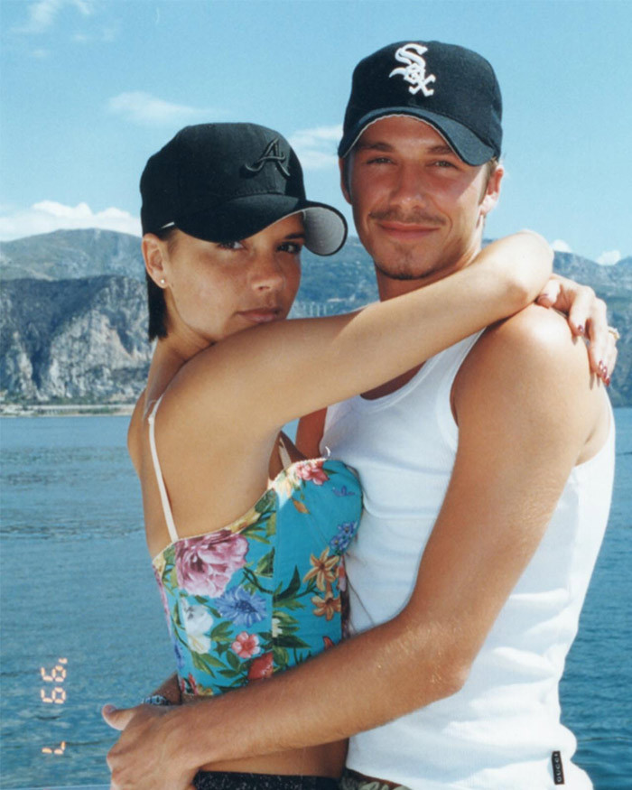 Ảnh chụp Victoria và David Beckham vào năm 1999 khi họ mới kết hôn.