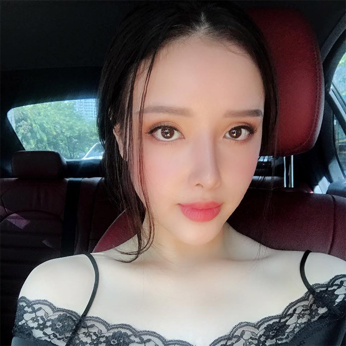 Hiện Ngọc Phượng là mẹ của hai nhóc tì và đang kinh doanh mỹ phẩm.