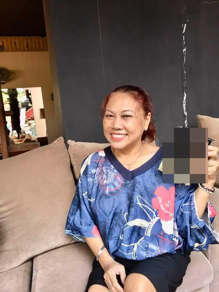 Nữ ca sĩ sinh năm 1967 không hề giấu giếm hay tỏ ra ngượng ngùng việc mình về quê nuôi heo: "Một số người nghe ca sĩ đi nuôi heo cũng nói ra nói vào, tôi bảo: 'Nuôi heo chứ đâu có đi ăn cướp, tôi không giật của ai cả'", Siu Black tâm sự với Tiền Phong.