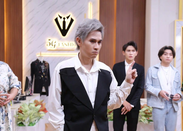 Nguyên Vũ đóng vai Đại Vương - giám đốc quyền lực của 5G Fashion trong bộ phim Quý ông 5G. Đại Vương do Nguyên Vũ thể hiện là một "tổng tài" lịch lãm, lạnh lùng và ăn mặc rất thời thượng. (Ảnh: VTV)