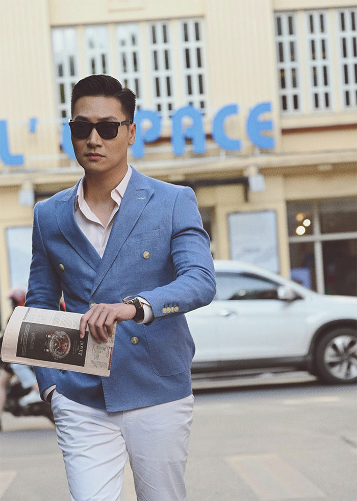 Sở hữu ngoại hình sáng láng với chiều cao nổi bật 1m82 cùng gương mặt điển trai, Mạnh Trường được mệnh danh "soái ca màn ảnh truyền hình Việt" chuyên trị những vai tổng tài đẹp trai, giàu có, khí chất.