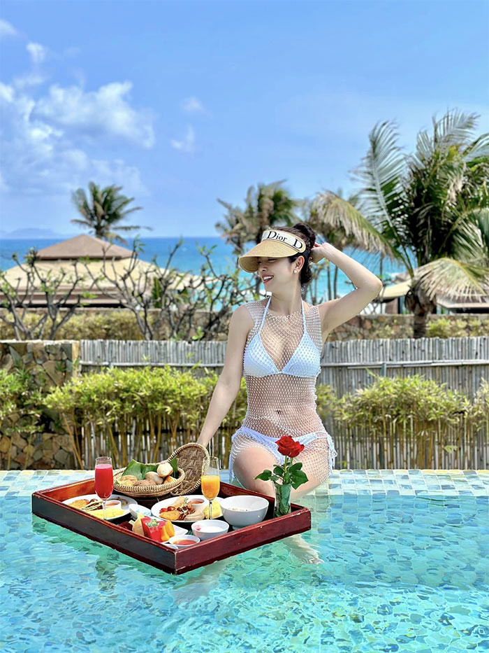 Vóc dáng trẻ trung và quyến rũ của Jennifer Phạm khiến người hâm mộ phải trầm trồ.