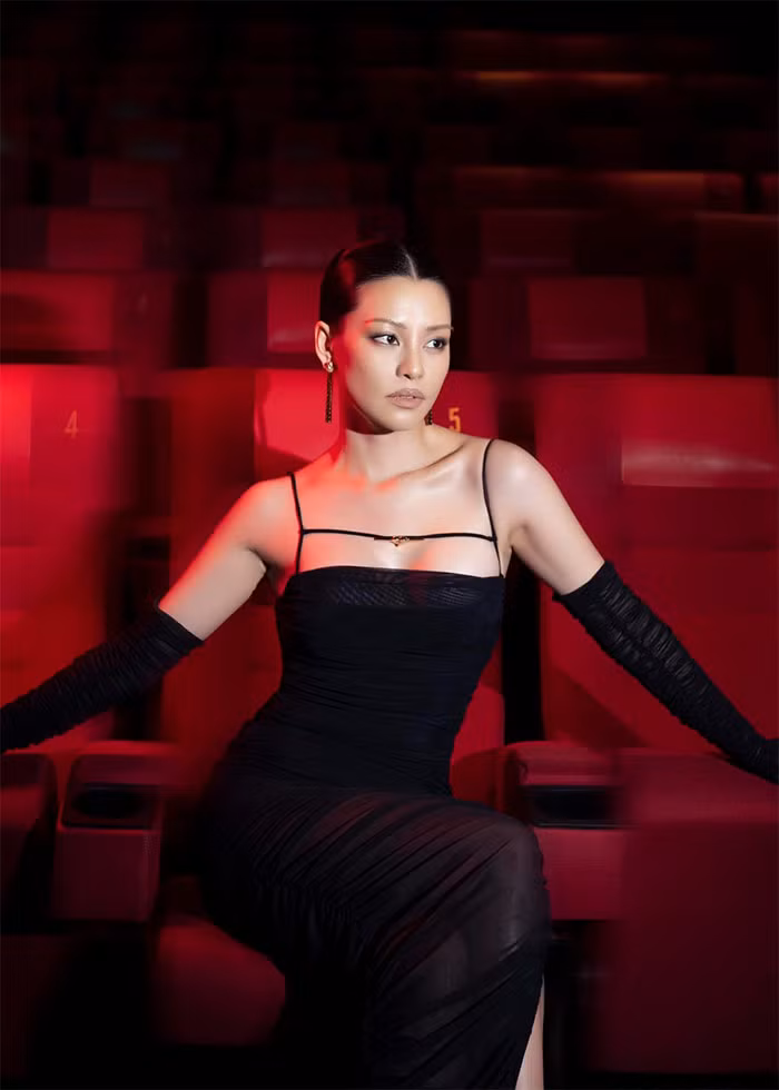 Với nam đạo diễn sinh năm 1978, Bùi Lan Hương có sự sâu lắng, từng trải nhưng rất bay bổng, nghiêm túc trong công việc.