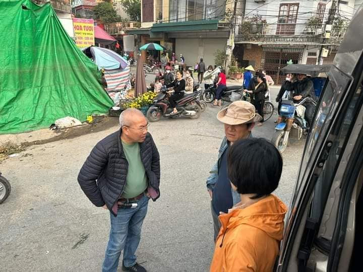 Bộ phim xoay quanh cuộc sống mưu sinh của những người lao động ở khu chợ nghèo. Luyến (Thanh Hương) và Lưu (NSƯT Hoàng Hải) nằm trong tuyến nhân vật chính. Ảnh: Beat Hậu Lộc.