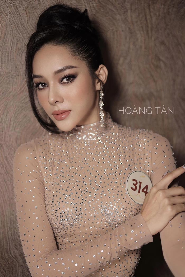 Sắc vóc của người đẹp 23 tuổi ngày càng hoàn hảo hơn, các nét trên khuôn mặt cô cũng tự nhiên và xinh đẹp hơn.