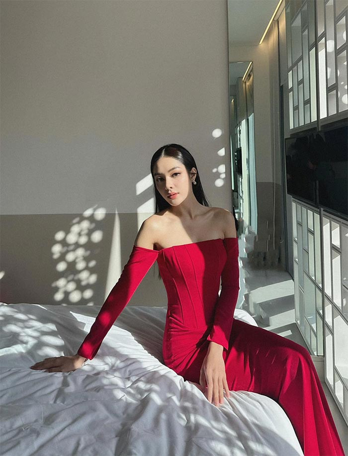 Hồng Hạnh cao 1m68, nặng 49kg, số đo ba vòng 77-57-90 cm.