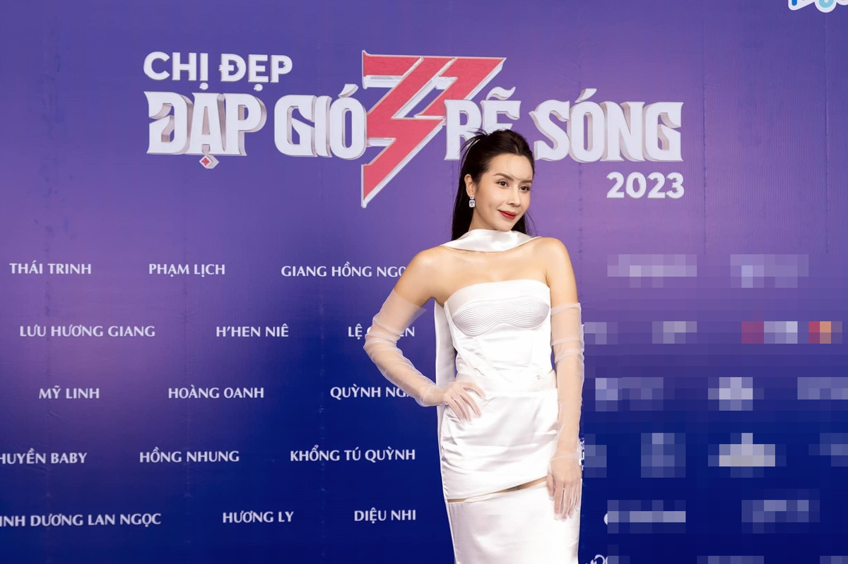 Mỹ nhân họ Lưu từng có thời gian gây tranh cãi về diện mạo thay đổi khác lạ sau thẩm mỹ. Nhờ sự chăm sóc cho bản thân mà nữ ca sĩ ngày càng lấy lại vẻ đẹp tự nhiên. Ảnh: Kiệt Võ.