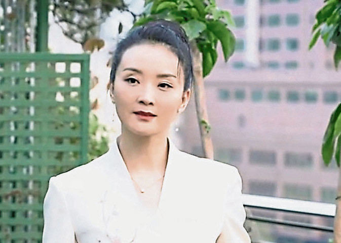 Mang tiếng lấy chồng siêu giàu nhưng mỗi tháng, Vương Diễm chỉ nhận được chút tiền tiêu vặt cửa chồng. Trong gia đình, cô không có tiếng nói, không có quyền, không có tiền. (Ảnh: guangming)