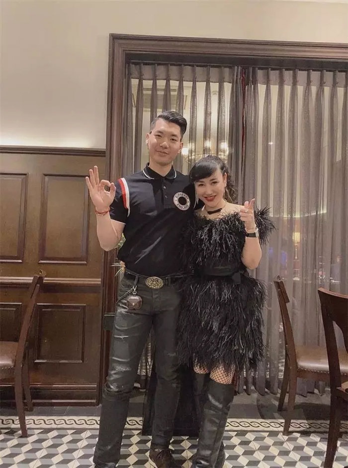 Mặc dù ít khi khoe ảnh chụp cùng nhau lên mạng xã hội nhưng Trương Nam Thành và vợ đại gia đang có cuộc sống hạnh phúc và ngọt ngào.