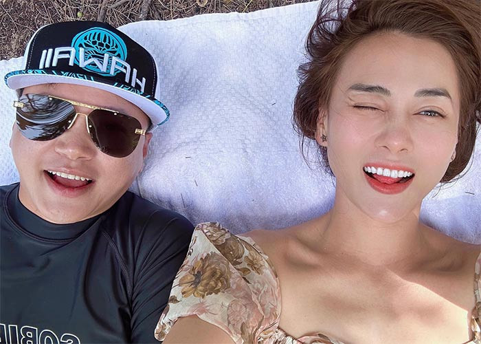 Shark Bình và Phương Oanh đã có những giây phút thực sự thư giãn trong chuyến du lịch. "Picnic kiểu thổ dân", chồng Phương Oanh viết trên trang cá nhân.