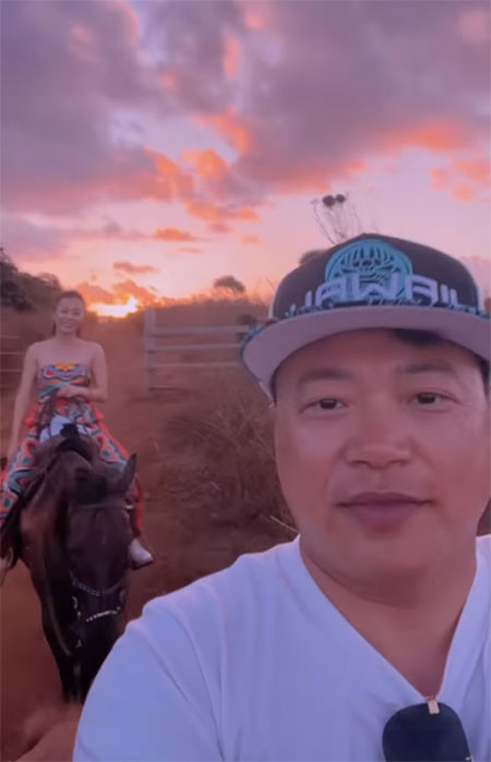 Sau đám hỏi, hai vợ chồng Phương Oanh - Shark Bình đã lên đường đi Mỹ hưởng tuần trăng mật. Trong thời gian ở Mỹ, vợ chồng nữ diễn viên "Hương vị tình thân" có rất nhiều hoạt động vui chơi nghỉ dưỡng như: Cưỡi ngựa, tắm biển, tham quan miệng núi lửa bằng trực thăng...