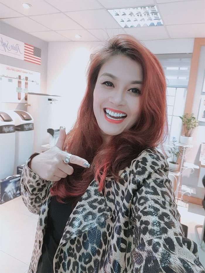 Ở tuổi 44, diễn viên Hoa Thúy được khen ngày càng xinh, mặn mà hơn thời mới đi đóng phim. (Ảnh: FBNV)