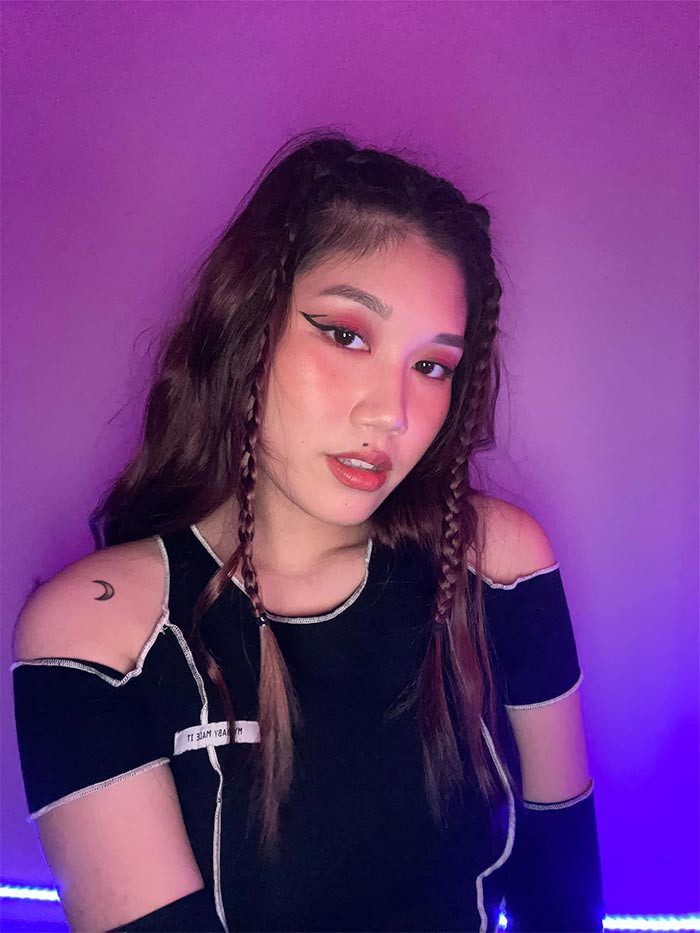 Có thời gian rảnh, Nauy lại về Việt Nam thăm mẹ và gia đình.