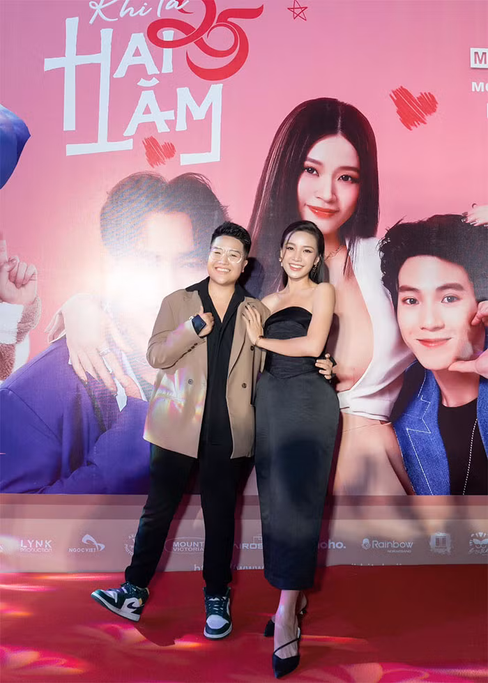 Chiều 4/10, Tú Tri và Yunbin chính thức thông báo chia tay sau nhiều lần bị đồn đoán rạn nứt tình cảm.