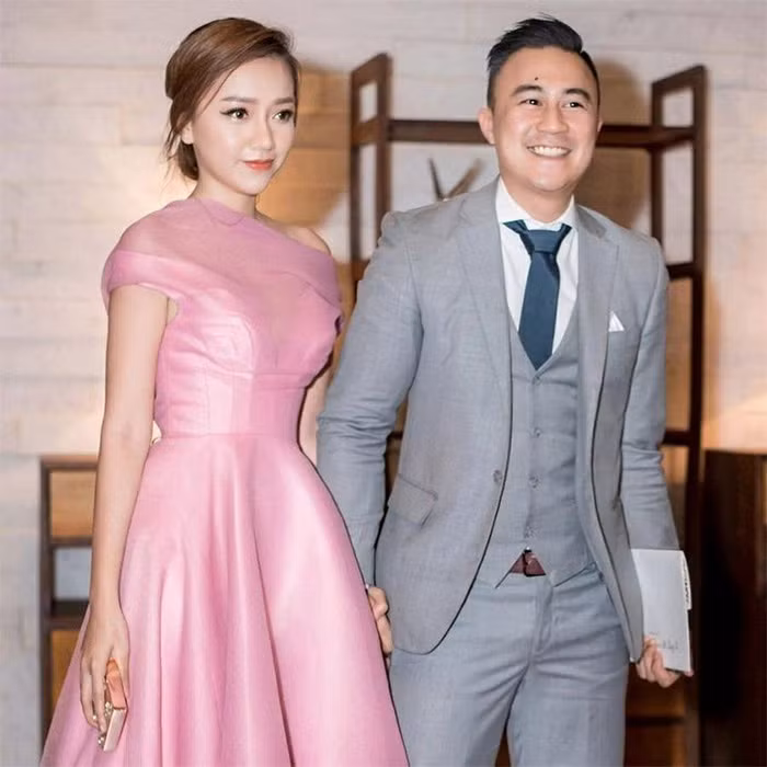 Băng Di - Justin Chiêm bắt đầu hẹn hò từ năm 2016, thế nhưng mãi đến năm 2017, Băng Di mới thừa nhận mối quan hệ với bạn trai Justin Chiêm và công khai trước giới truyền thông lẫn khán giả.