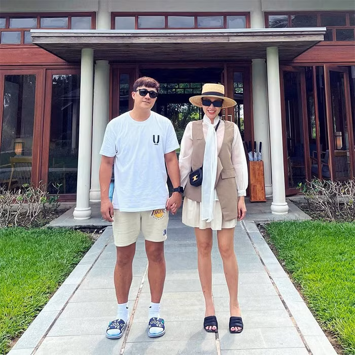 Theo nữ diễn viên sinh năm 1989, Justin Chiêm là người tốt tính, biết suy nghĩ và hiểu phụ nữ.