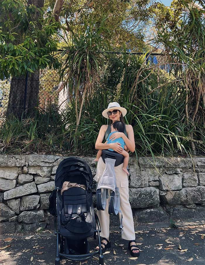 Con trai út còn nhỏ bám mẹ nên thỉnh thoảng nữ diễn viên "Bỗng dưng muốn khóc" bị mất ngủ vì chăm con.