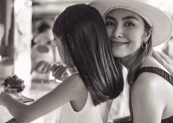 Mặc dù tốn nhiều thời gian với bé út nhưng Tăng Thanh Hà vẫn chăm sóc con gái và con trai lớn, quan tâm tới từng chi tiết nhỏ trong cuộc sống của các con.