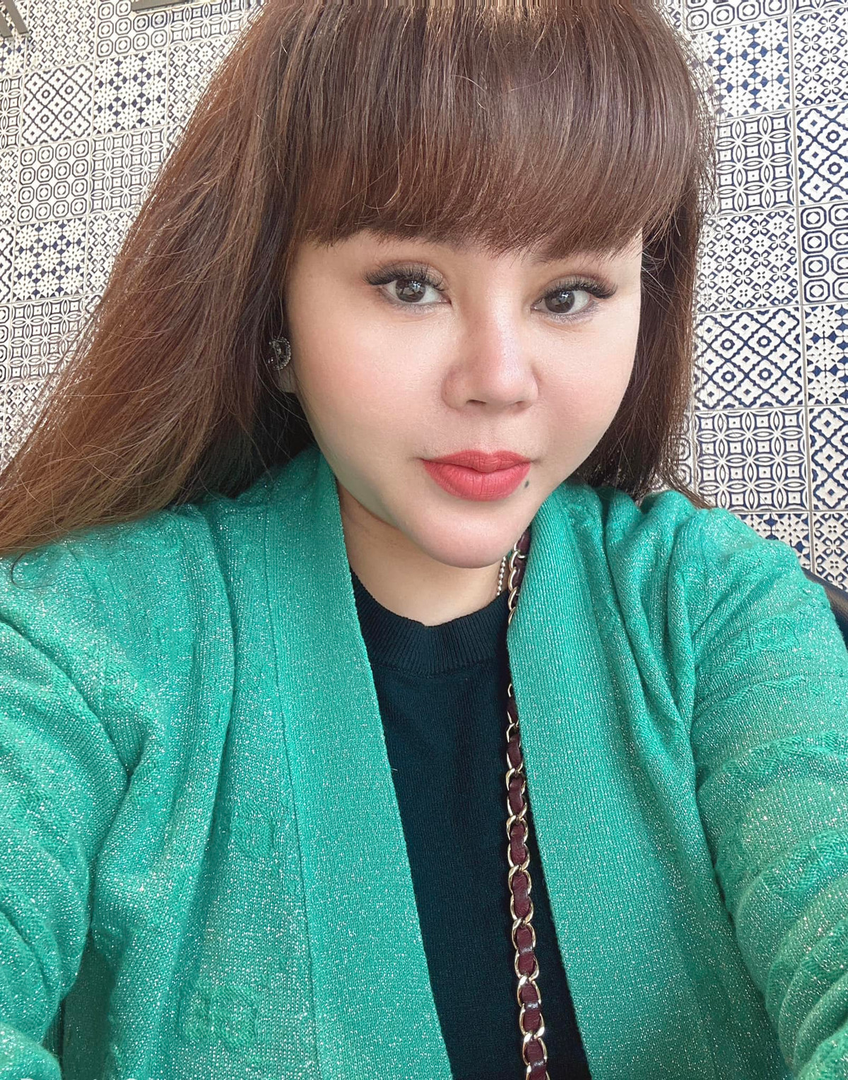 Dù than lạm dụng app chỉnh sửa ảnh nhưng Lê Giang cũng không ngại đăng ảnh mặc mộc, tự tin với nhan sắc hậu "dao kéo".