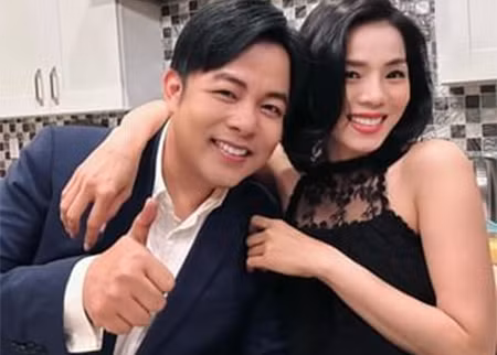 Hiện tại, sau khi giảm được 12 kg, mặt của nam ca sĩ không còn nọng, bụng không còn bự như xưa.