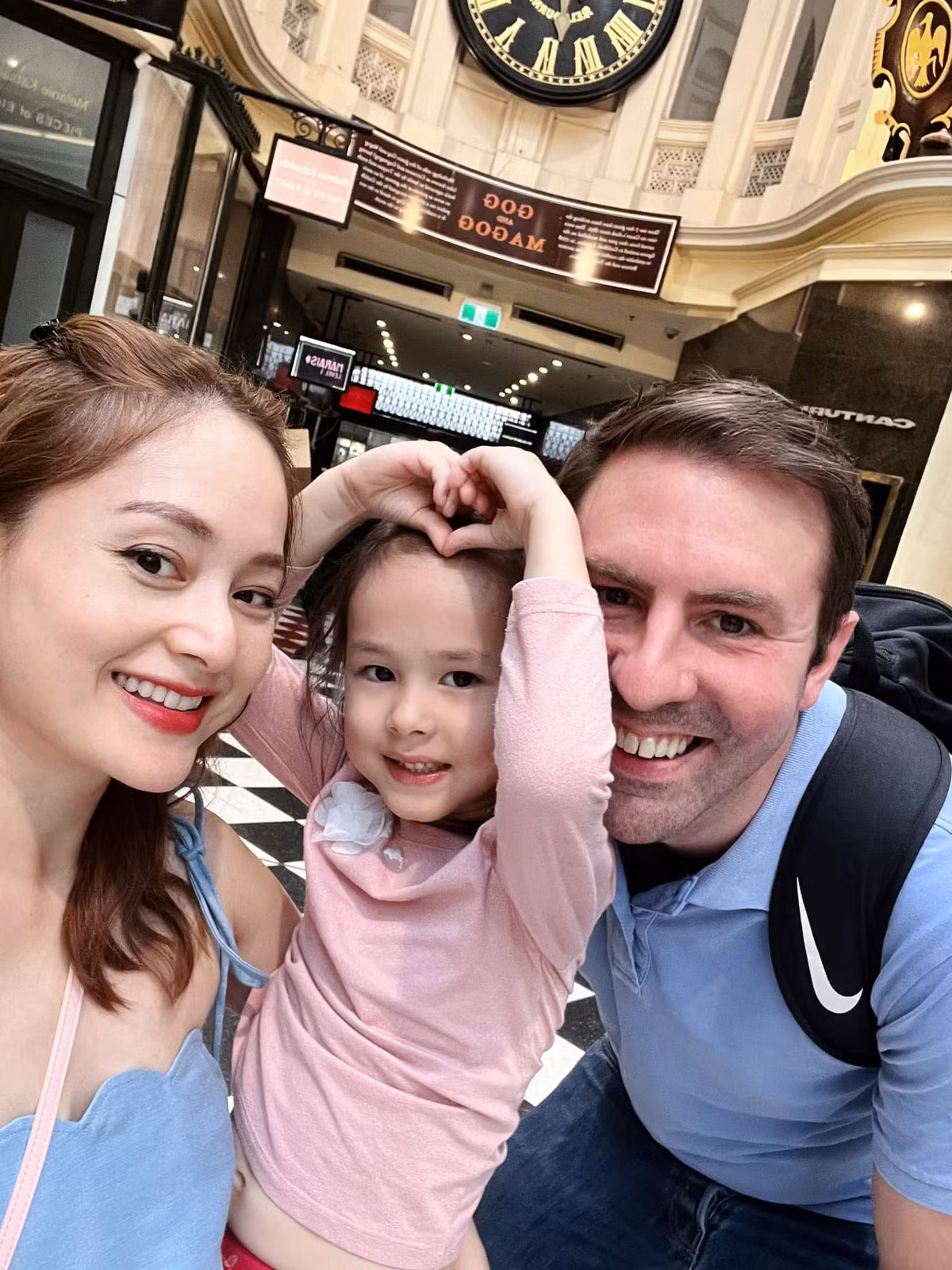 Lan Phương và ông xã ngoại quốc David Duffy cùng con gái hiện sống tại Hà Nội, trong khi bố mẹ chồng của cô đang sinh sống ở Australia.