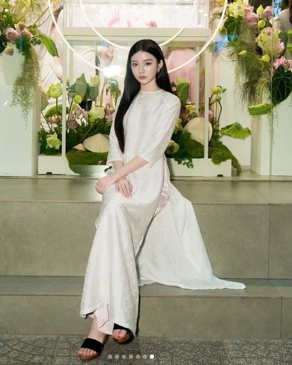 Lên tiếng sau ồn ào cá nhân và mong mọi chuyện kết thúc tại đây, Bâu Krysie có động thái mới khi đăng ảnh trở lại với công việc. Ảnh: Intagram NV.