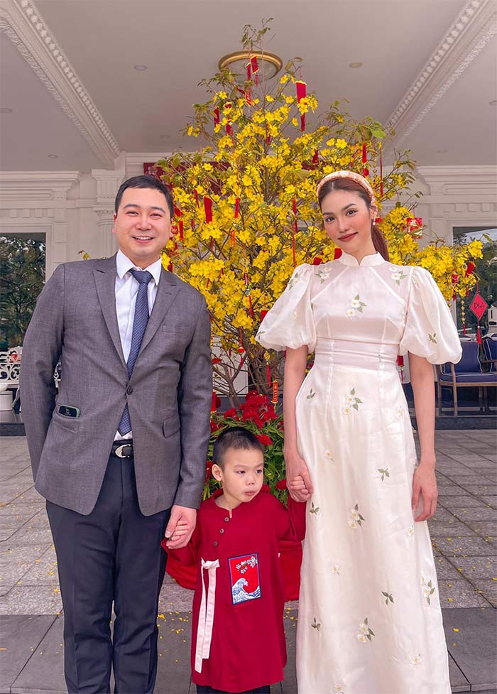 Sau đám cưới với doanh nhân John Tuấn Nguyễn vào tháng 10/2018, siêu mẫu Lan Khuê tận hưởng cuộc sống giàu có và sang chảnh.