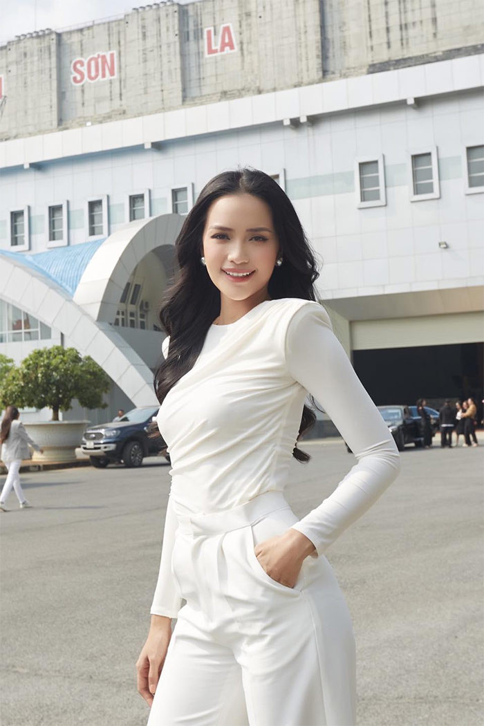 Người đẹp sinh năm 1994 được đánh giá sở hữu nhan sắc ngọt ngào cùng hình thể quyến rũ. (Ảnh: FBNV)