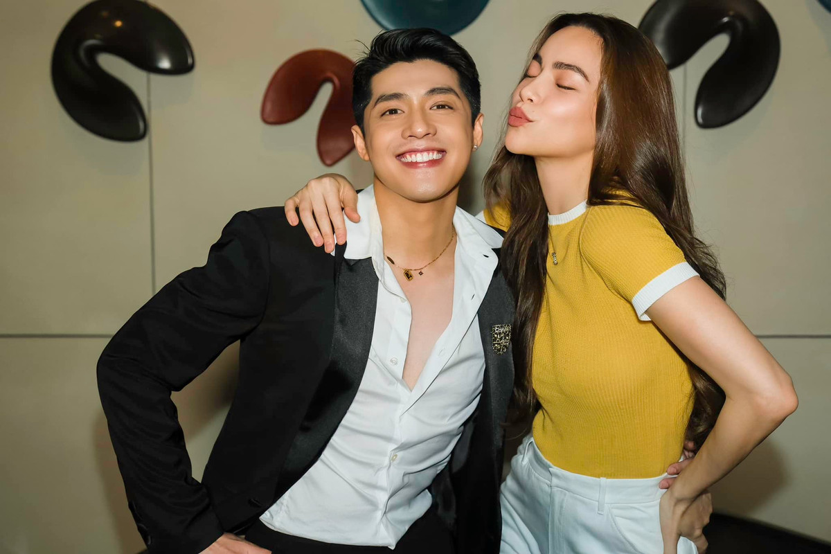 Nam ca sĩ sẽ tái xuất trong show Love Songs của Hà Hồ sắp diễn ra. Từ đầu năm nay, Noo Phước Thịnh - Mai Phương Thúy chưa đăng ảnh chung hay ít tương tác cùng nhau trên mạng khiến nghi vấn cả hai "nghỉ chơi" với nhau dấy lên. Ảnh: Phát Mạnh Phan - Ja Hwi/FBNV.